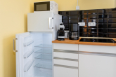 Kühlschrank - ATTRAKTIVE 3-ZIMMER-GEWERBEEINHEIT IM VORDERHAUS – VOLL MÖBLIERT UND VIELSEITIG NUTZBAR