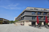 Im Quartierzentrum - ZUKUNFTSSICHER WOHNEN: GROSSZÜGIGE MODERNE STADTVILLA MIT INNOVATIVEM SMART-HOME-KONZEPT IM ROUSSEAUPARK LUDWIGSFELDE