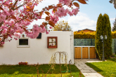 Garage mit Zierkirsche - SEEBURG, DICHT AN BERLIN PROVISIONSFREIE DOPPELHAUSHÄLFTE TOP ZUSTAND, TOLLER GARTEN