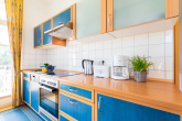 die Einbauküche - WOHNUNG AM OSTSEESTRAND AUF RÜGEN IN JULIUSRUH MIT SENSATIONELLEM MEERBLICK