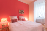 Schlafzimmer - CHARMANTE HELLE ALTBAUWOHNUNG MIT SÜDBALKON UND STELLPLATZ IN LICHTERFELDE