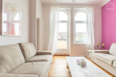 Wohnzimmer - CHARMANTE HELLE ALTBAUWOHNUNG MIT SÜDBALKON UND STELLPLATZ IN LICHTERFELDE