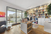 Wohnraum mit Loggia - MODERN CHIC IN BERLIN- MITTE: GROSSZÜGIGES 2-ZIMMER-APARTMENT MIT ZWEI BALKONEN