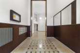 Briefkastenanlage mit Informationstafel im exklusiven Foyer - REPRÄSENTATIVE 5-ZIMMER-WOHNUNG IN MITTE IM MEDITERRANEN FLAIR MIT ALLEM, WAS DAZU GEHÖRT