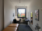 Behandlungszimmer - BÜROFLÄCHE IN ALT-TEGEL AN STARKEM STANDORT