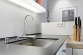 Detail Küche - DACHGESCHOSS MIT AUFDACHTERRASSE IM BAYERISCHEN VIERTEL NUR FÜR ÄSTHETEN