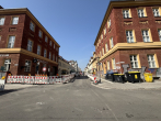 Eingang zur Brandenburger Straße - AM BASSINPLATZ MEHRFAMILIENHAUS MIT POTENZIAL DENKMAL IM ZENTRUM POTSDAMS