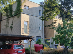 Fassade vorne - VIER-ZIMMER-MAISONETTE IM GRÜNEN ROSENTHAL